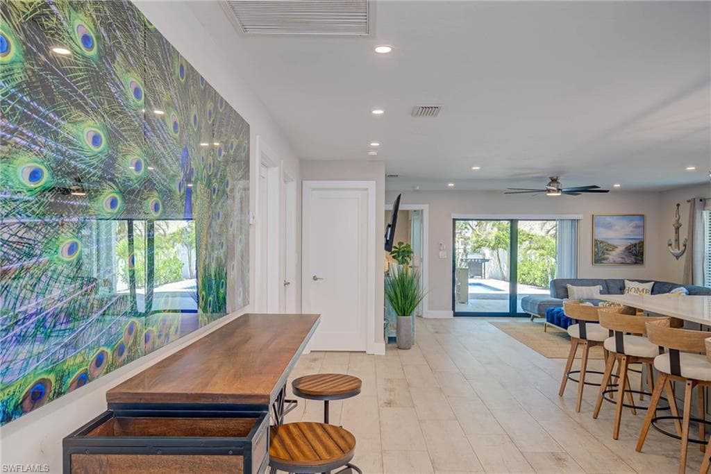 761 99th Ave N, Naples, FL 34108-7