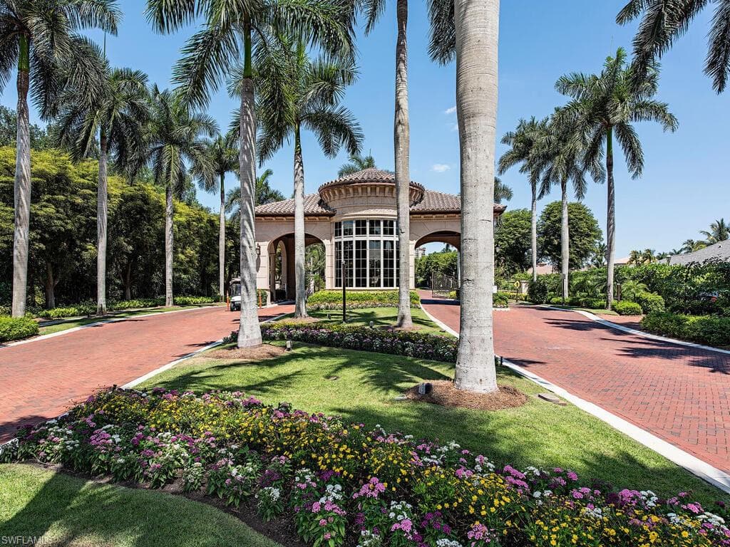 8111 Bay Colony Dr 1403, Naples, FL 34108-24