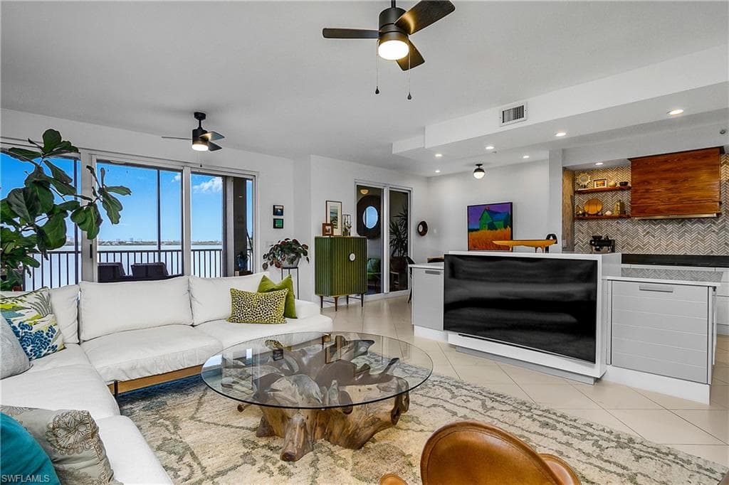 337 Vintage Bay Dr D28, Marco Island, FL 34145-11