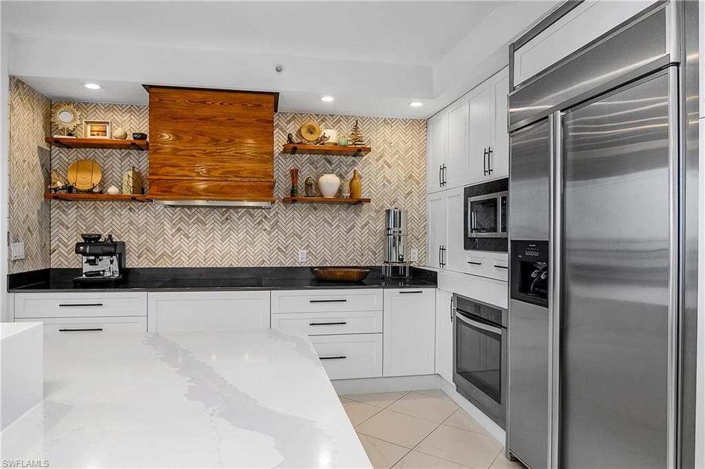 337 Vintage Bay Dr D28, Marco Island, FL 34145-14