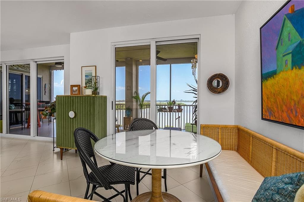 337 Vintage Bay Dr D28, Marco Island, FL 34145-17