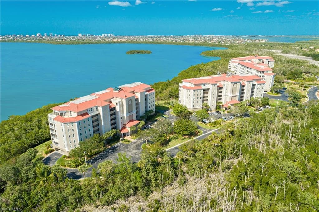 337 Vintage Bay Dr D28, Marco Island, FL 34145-5