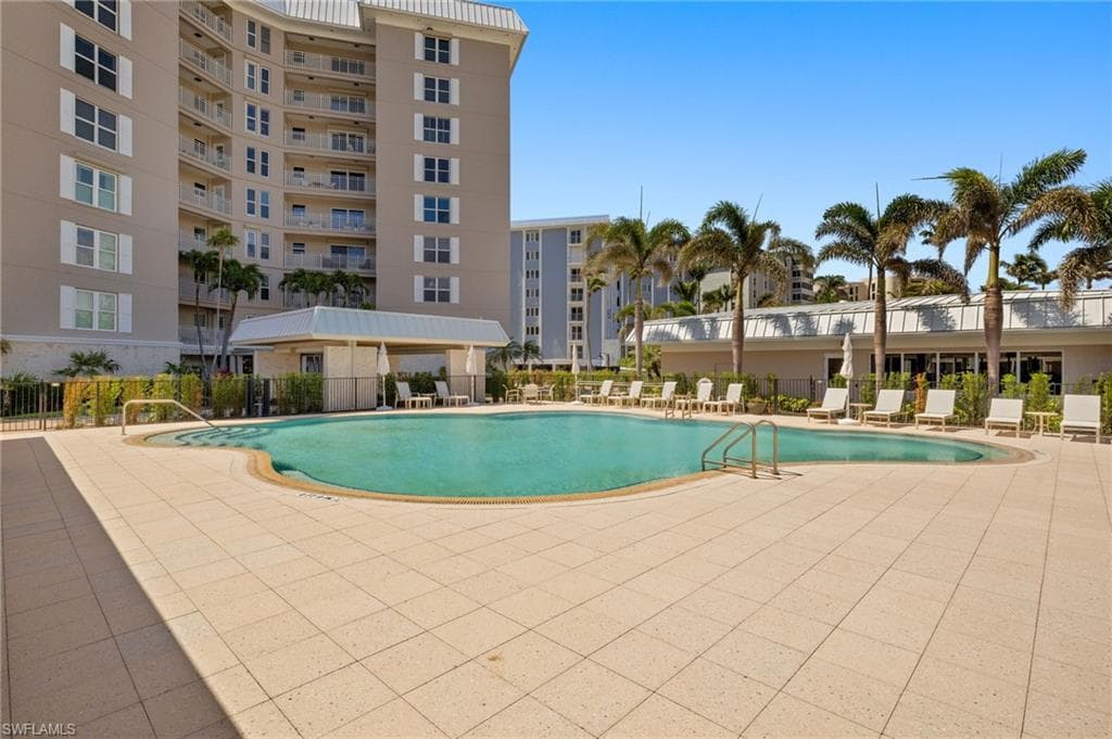 2901 Gulf Shore Blvd N 803s, Naples, FL 34103-39