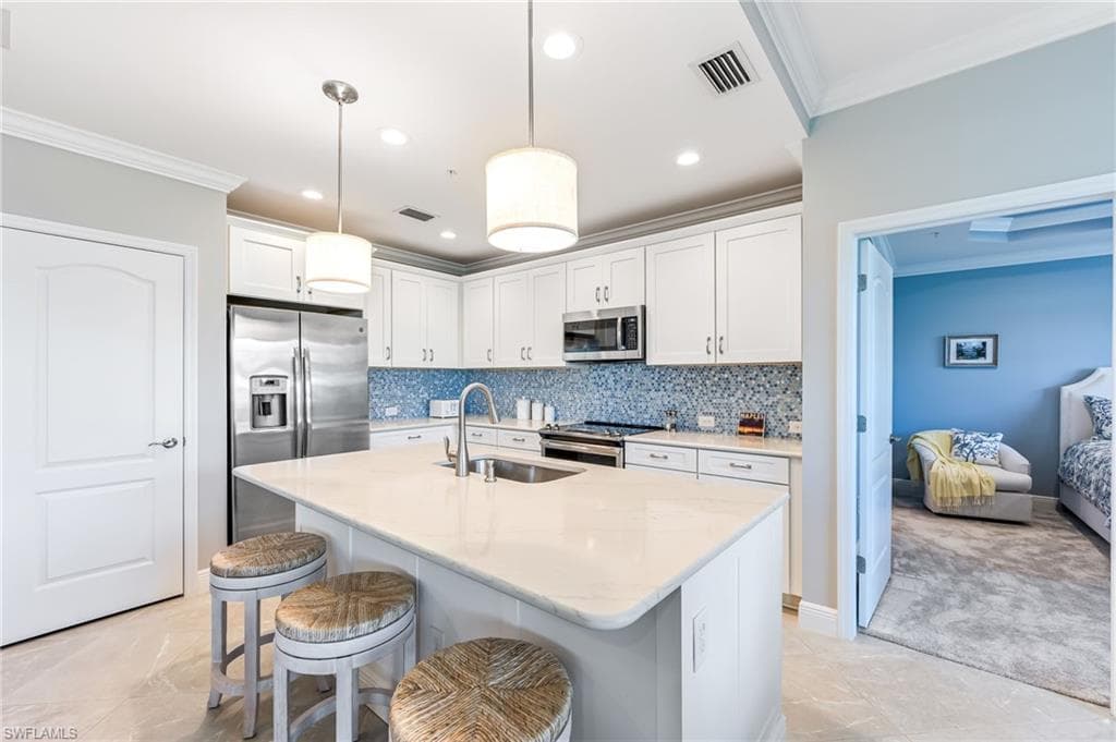 6948 Avalon Cir 604, Naples, FL 34112-10