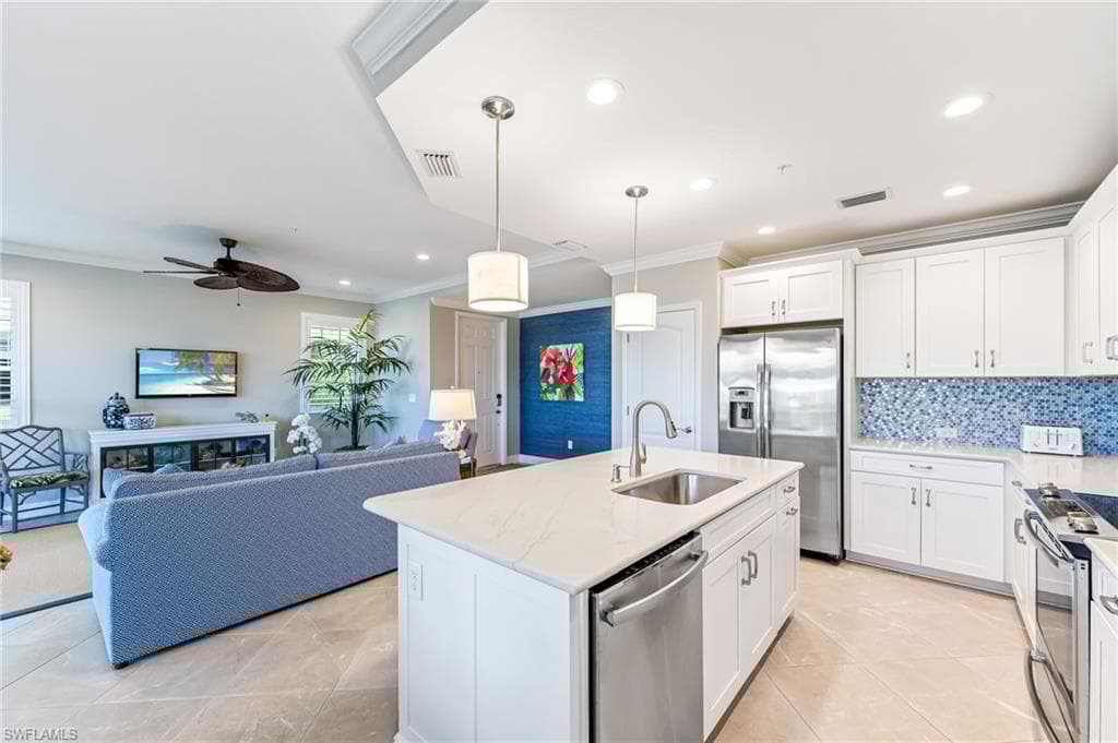 6948 Avalon Cir 604, Naples, FL 34112-12