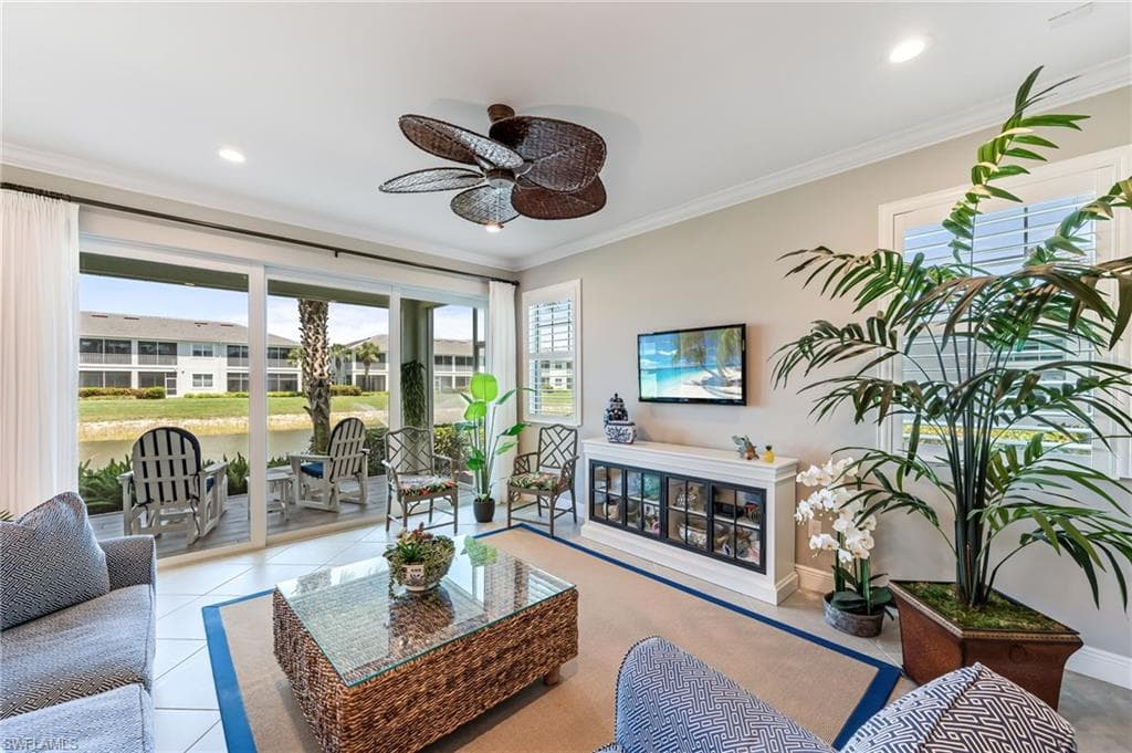 6948 Avalon Cir 604, Naples, FL 34112-5
