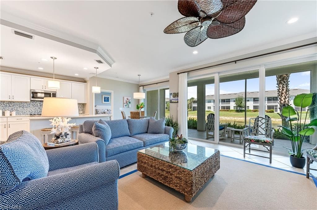 6948 Avalon Cir 604, Naples, FL 34112-8