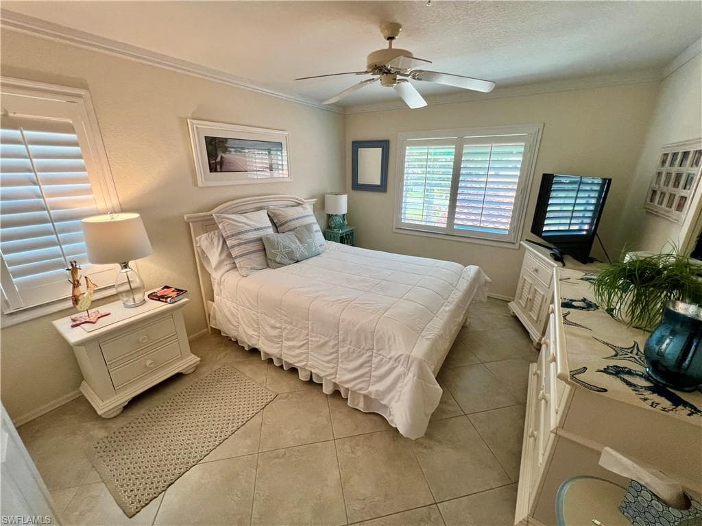 380 Gabriel Cir 12, Naples, FL 34104-13