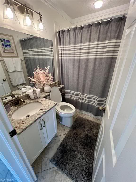 380 Gabriel Cir 12, Naples, FL 34104-14