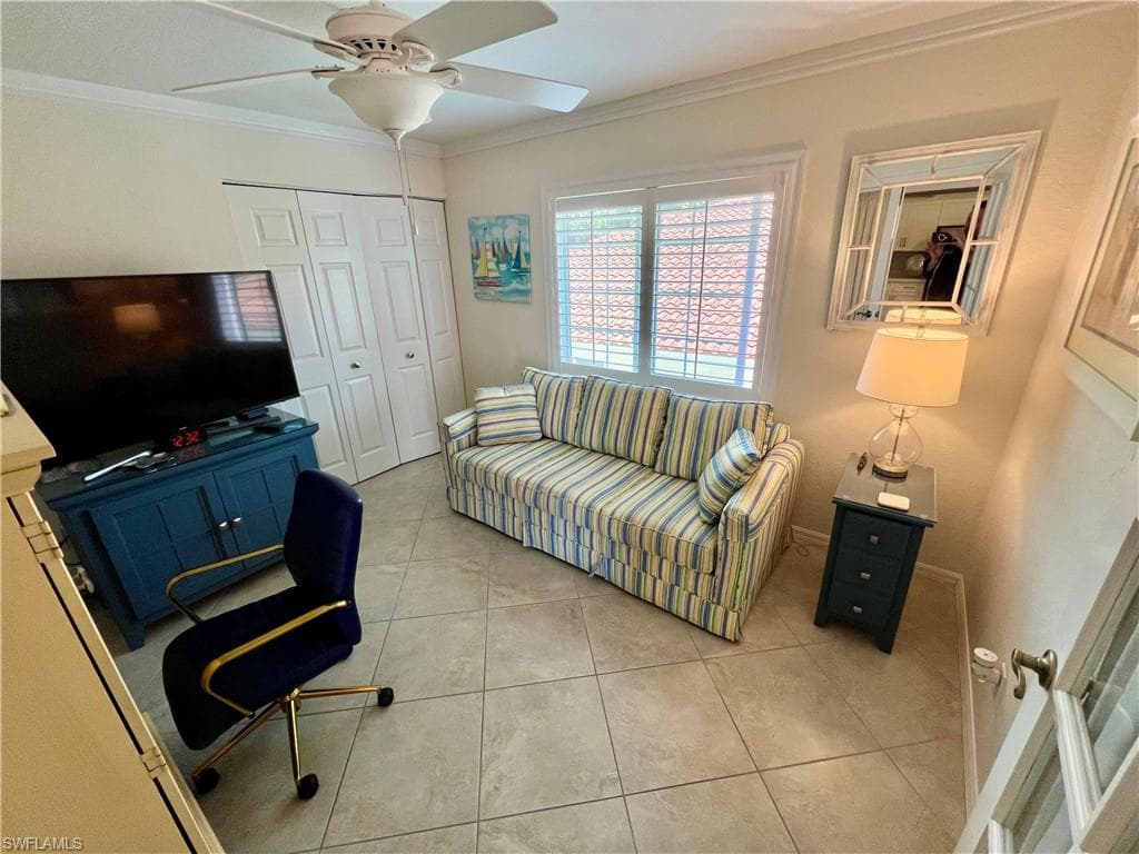 380 Gabriel Cir 12, Naples, FL 34104-15