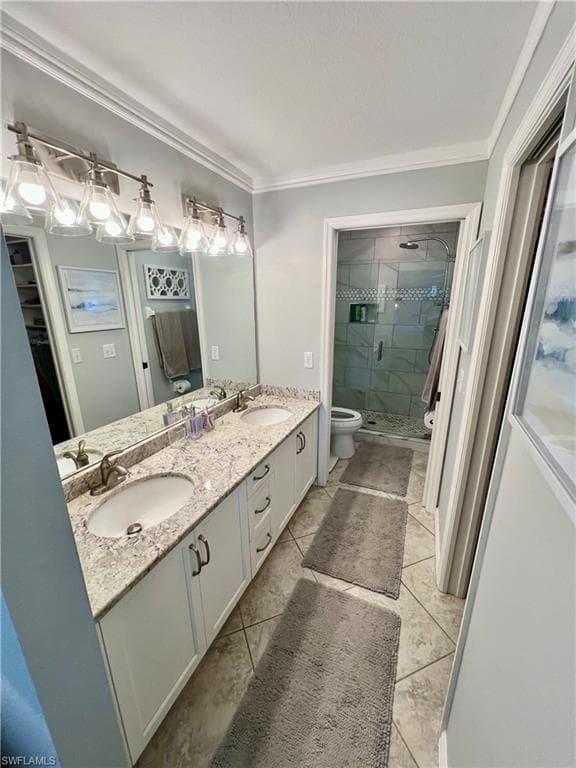 380 Gabriel Cir 12, Naples, FL 34104-18