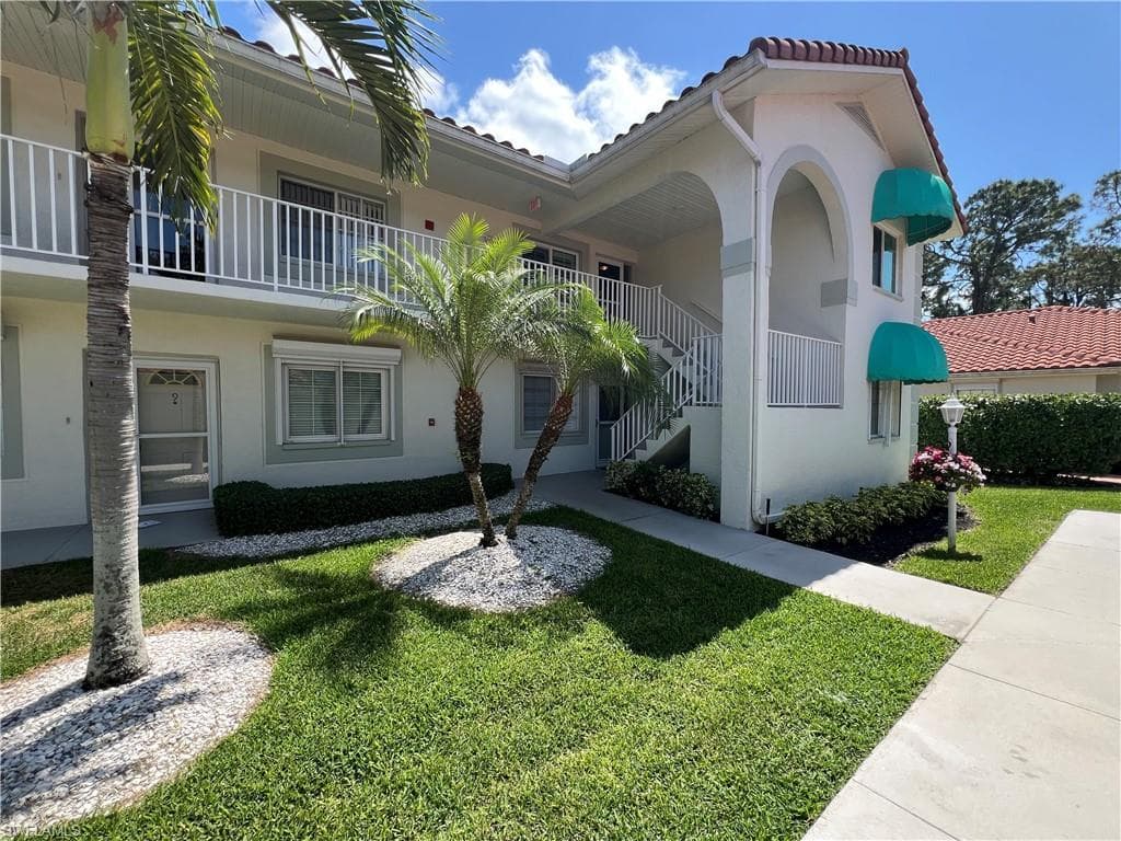 380 Gabriel Cir 12, Naples, FL 34104-1