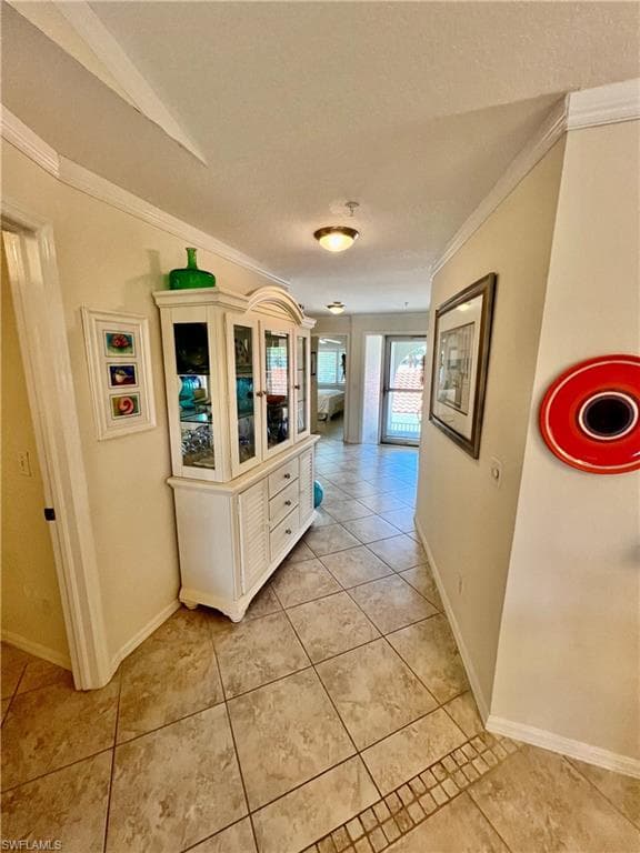 380 Gabriel Cir 12, Naples, FL 34104-3