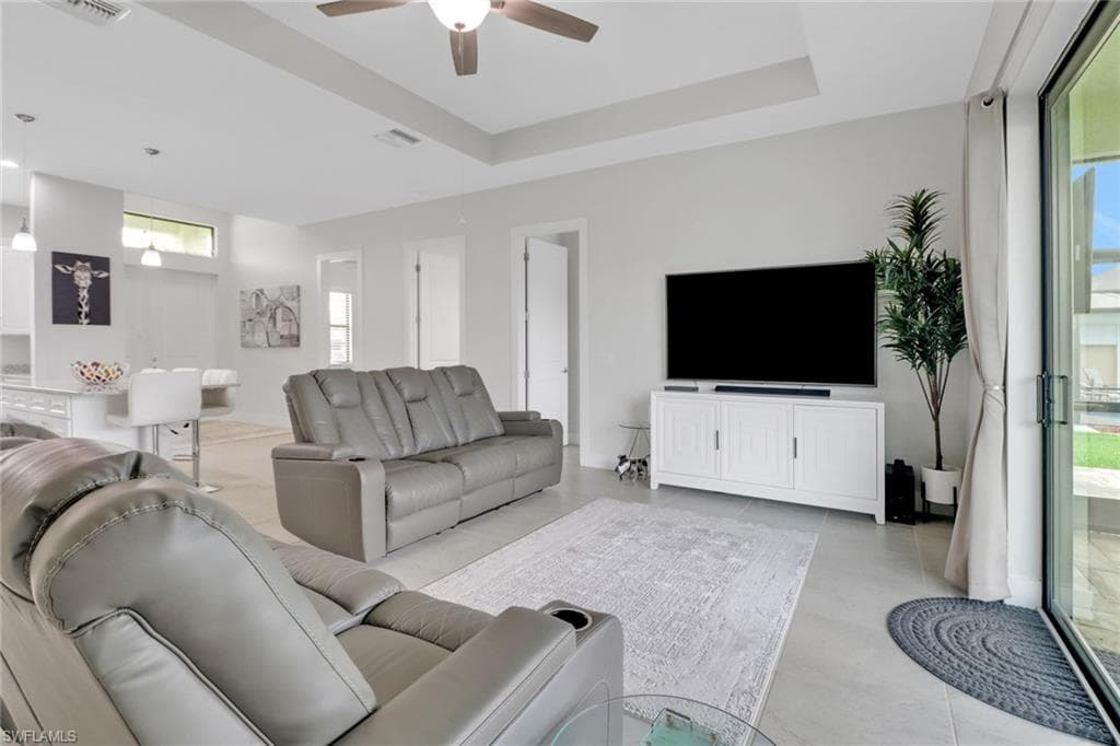 1209 14th St, Cape Coral, FL 33990-9