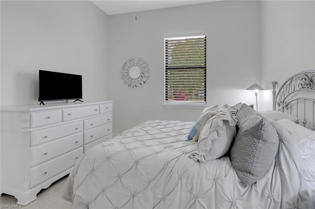1209 14th St, Cape Coral, FL 33990-15