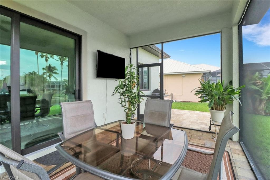 1209 14th St, Cape Coral, FL 33990-21