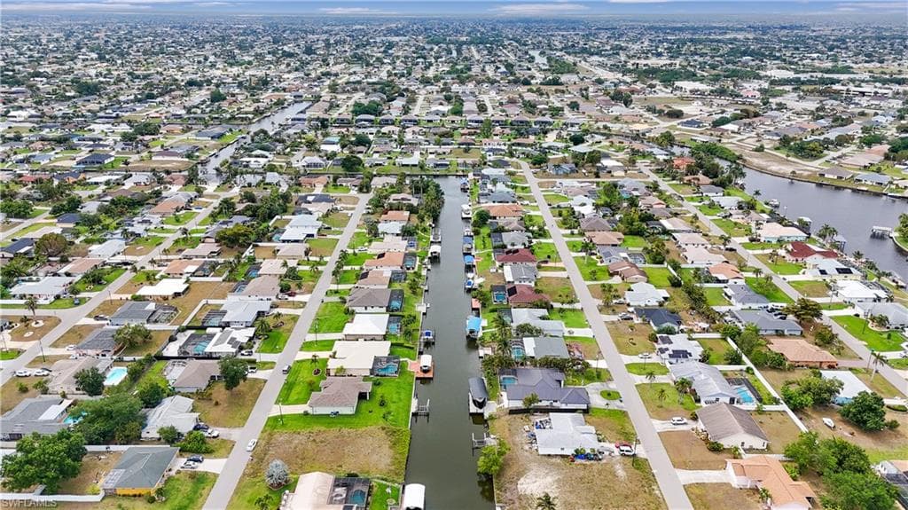 1209 14th St, Cape Coral, FL 33990-37