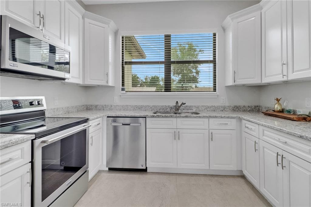 1209 14th St, Cape Coral, FL 33990-8