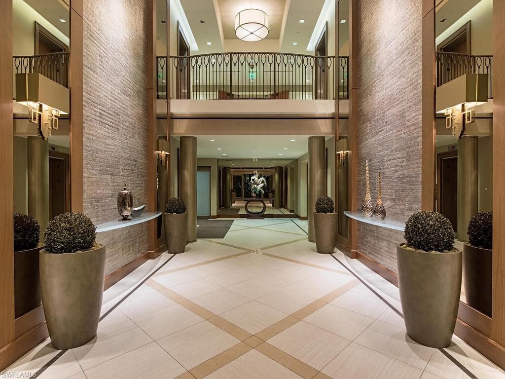 6585 Nicholas Blvd 503, Naples, FL 34108-17