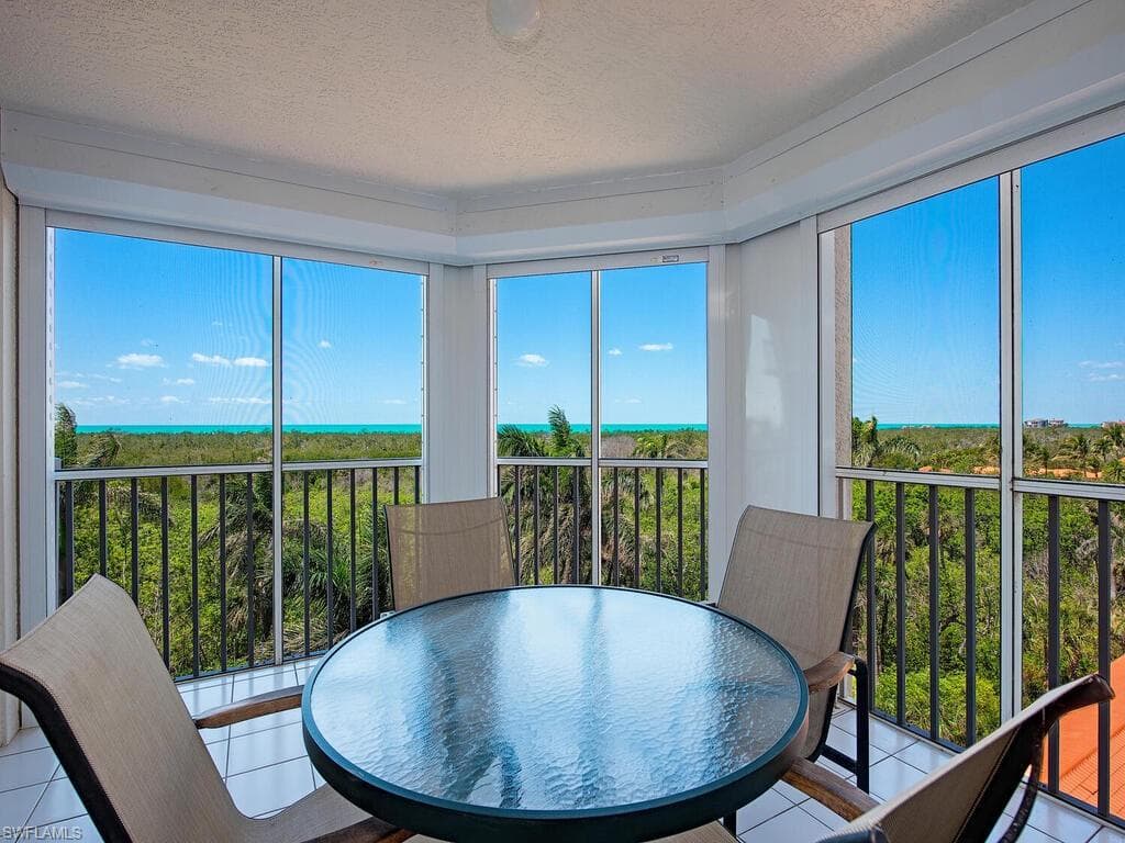 6585 Nicholas Blvd 503, Naples, FL 34108-3