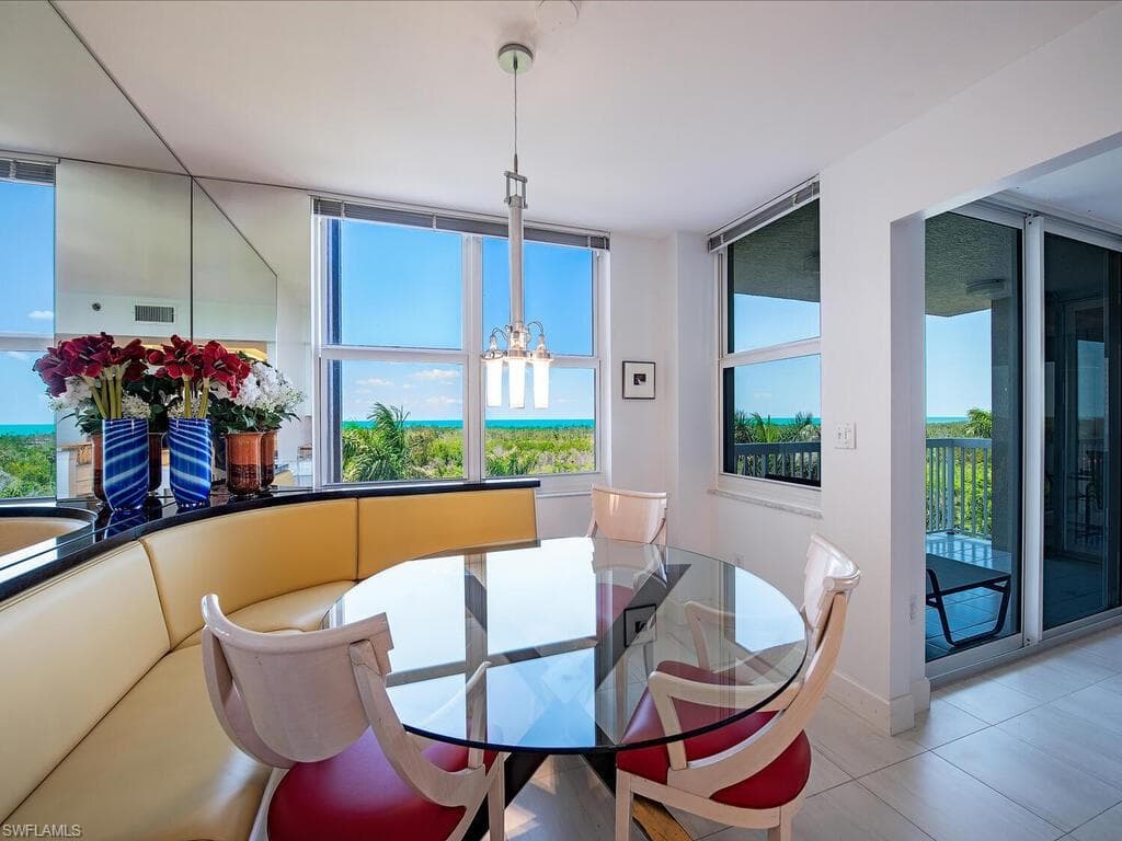 6585 Nicholas Blvd 503, Naples, FL 34108-5