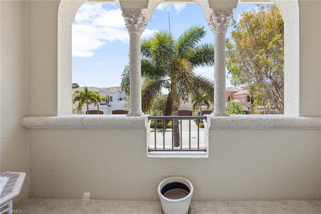 2718 Callista Ct 203, Naples, FL 34114-28