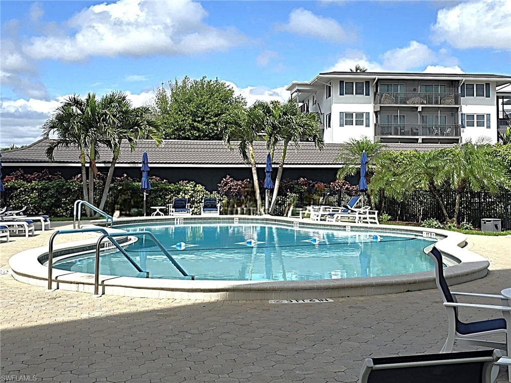 3410 Gulf Shore Blvd N 605, Naples, FL 34103-2