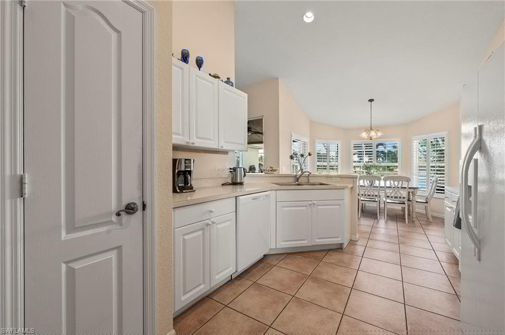 1442 Vintage Ln, Naples, FL 34104-11