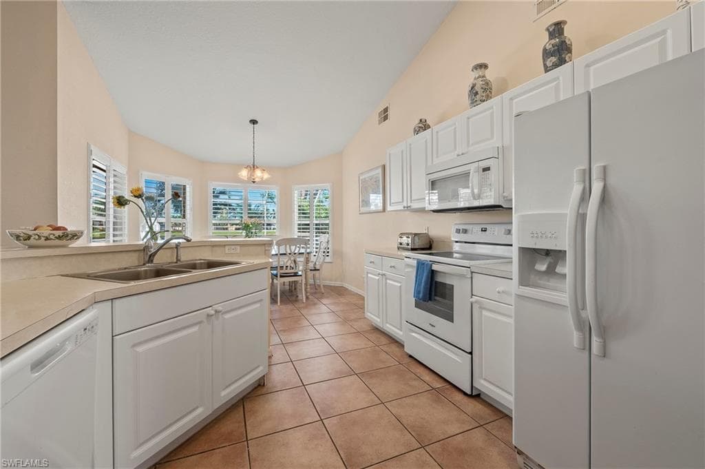 1442 Vintage Ln, Naples, FL 34104-12