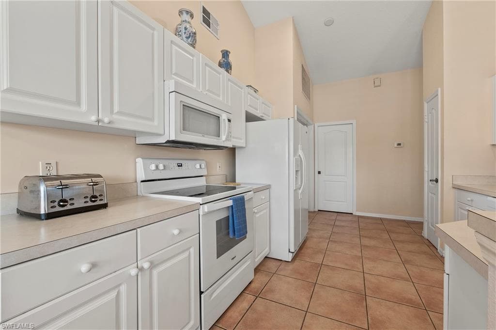 1442 Vintage Ln, Naples, FL 34104-13