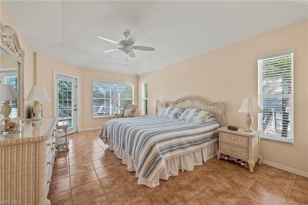 1442 Vintage Ln, Naples, FL 34104-15