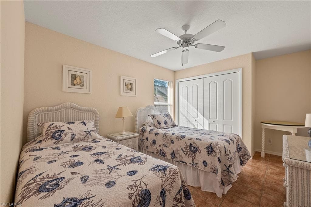 1442 Vintage Ln, Naples, FL 34104-18