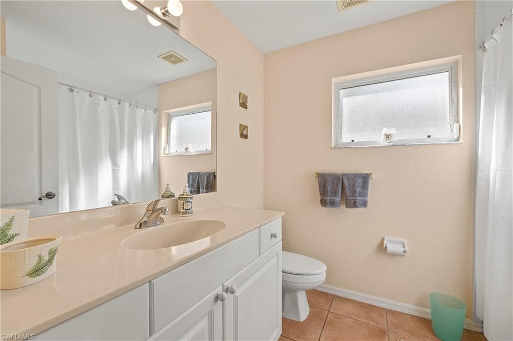 1442 Vintage Ln, Naples, FL 34104-21