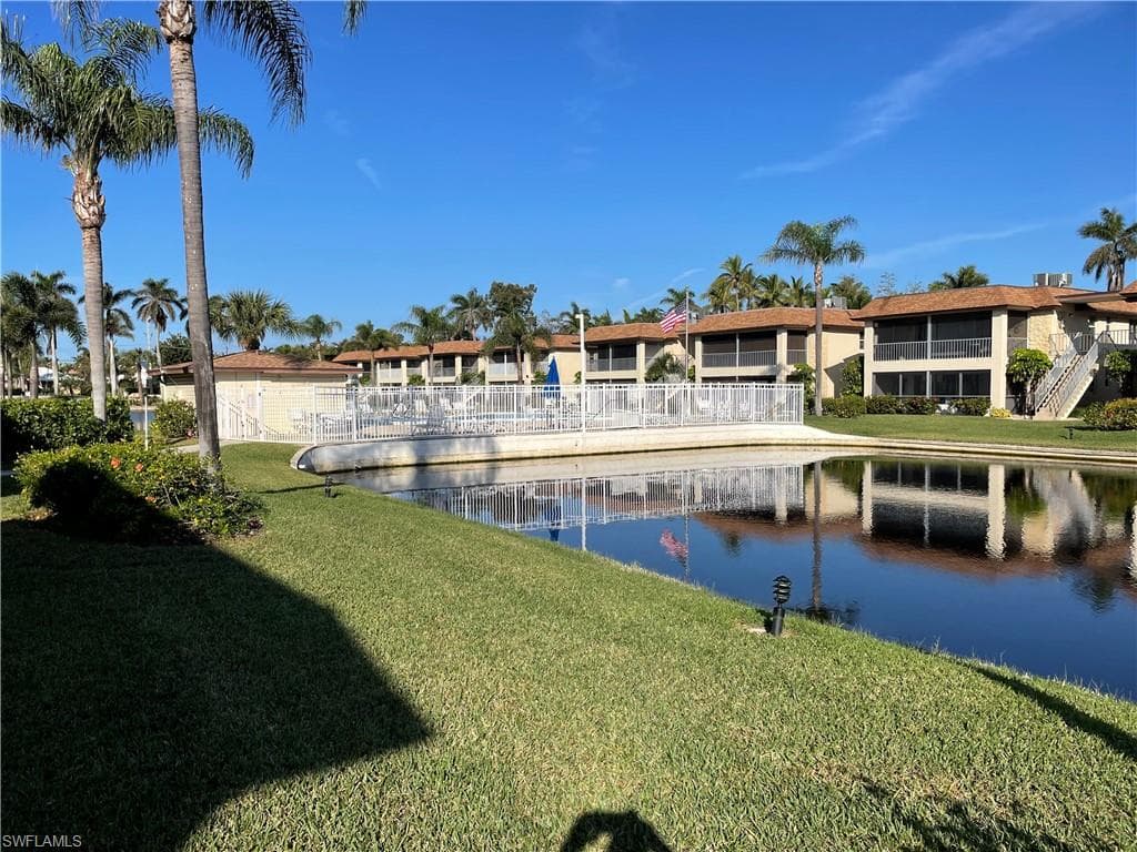 1155 Sandpiper St E3, Naples, FL 34102-5