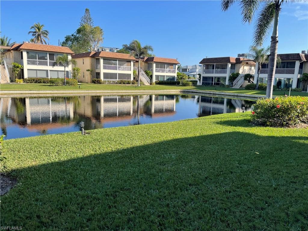1155 Sandpiper St E3, Naples, FL 34102-6