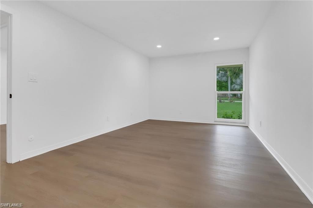 4293 Island Cir 2, Fort Myers, FL 33919-9