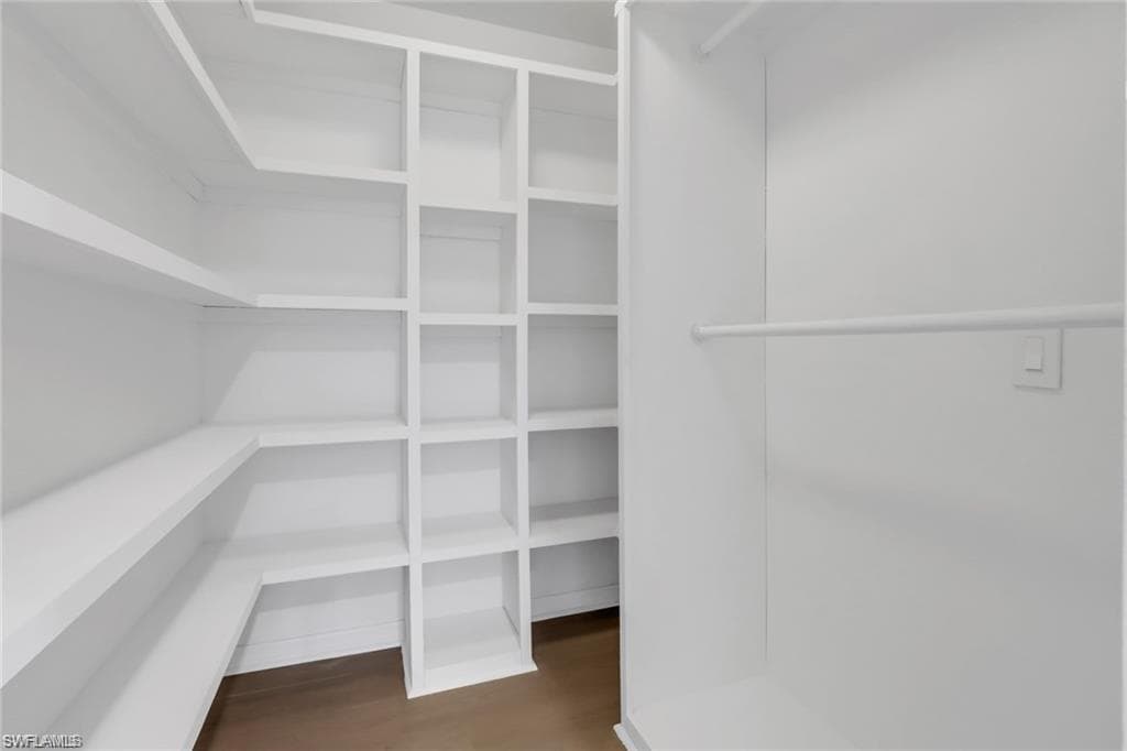4293 Island Cir 2, Fort Myers, FL 33919-10