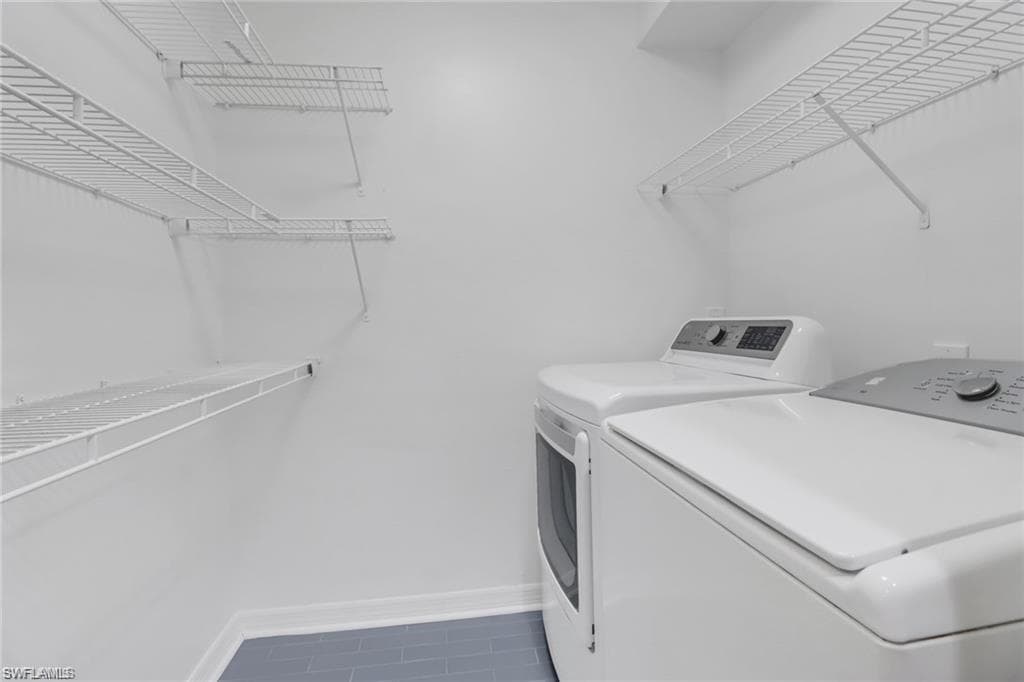 4293 Island Cir 2, Fort Myers, FL 33919-11