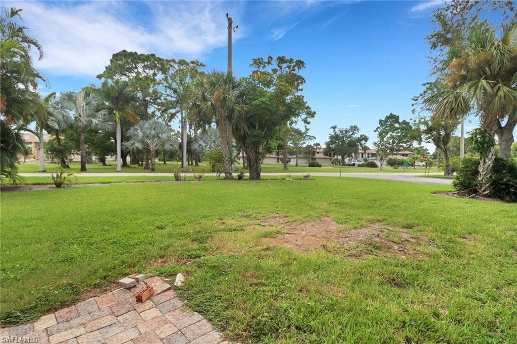 4293 Island Cir 2, Fort Myers, FL 33919-13