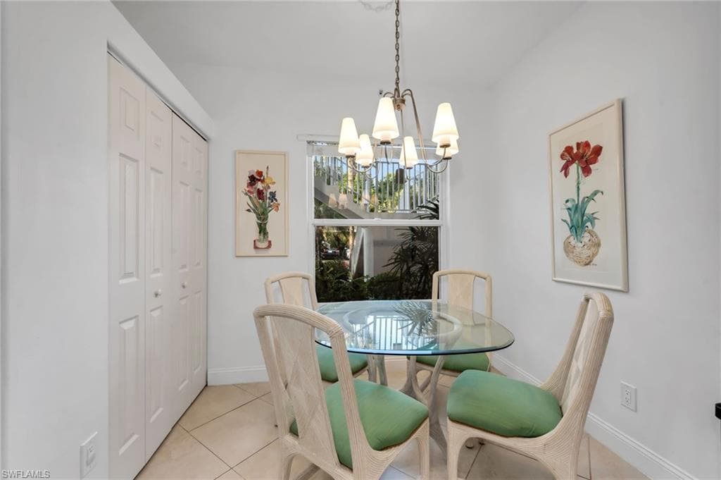 1240 Sarah Jean Cir M102, Naples, FL 34110-9