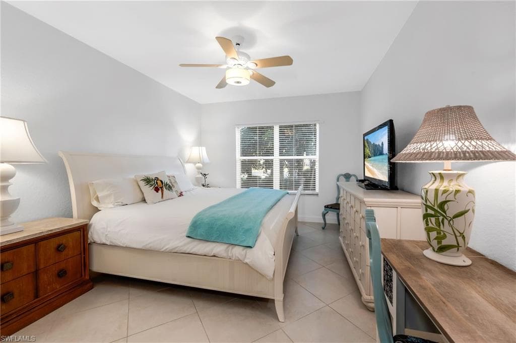 1240 Sarah Jean Cir M102, Naples, FL 34110-10