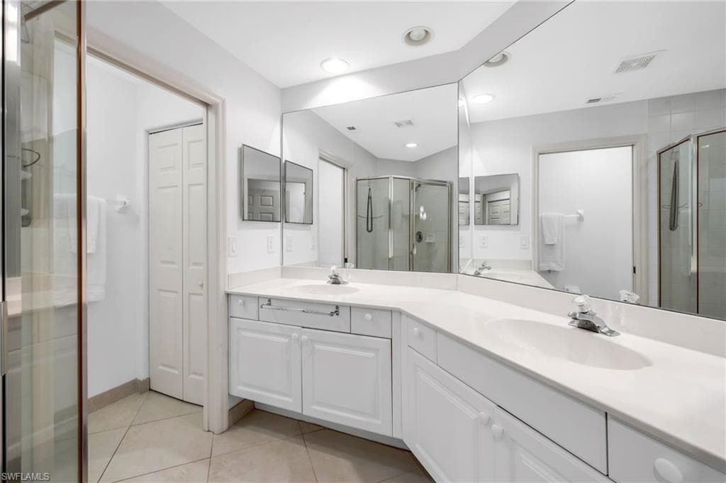 1240 Sarah Jean Cir M102, Naples, FL 34110-11