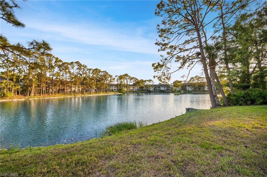 1240 Sarah Jean Cir M102, Naples, FL 34110-17