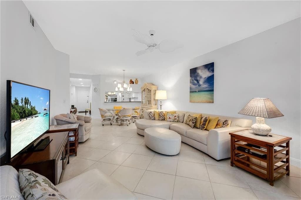 1240 Sarah Jean Cir M102, Naples, FL 34110-4