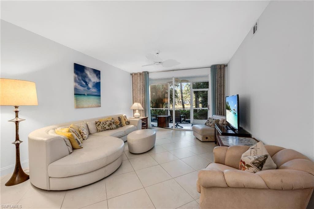1240 Sarah Jean Cir M102, Naples, FL 34110-5