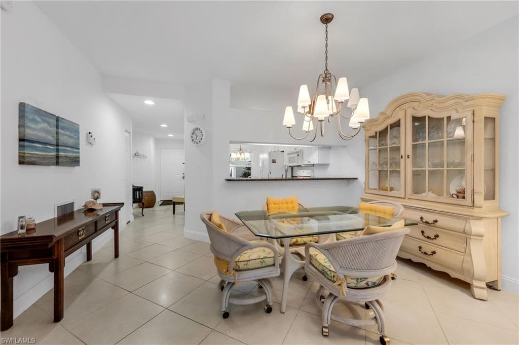 1240 Sarah Jean Cir M102, Naples, FL 34110-8