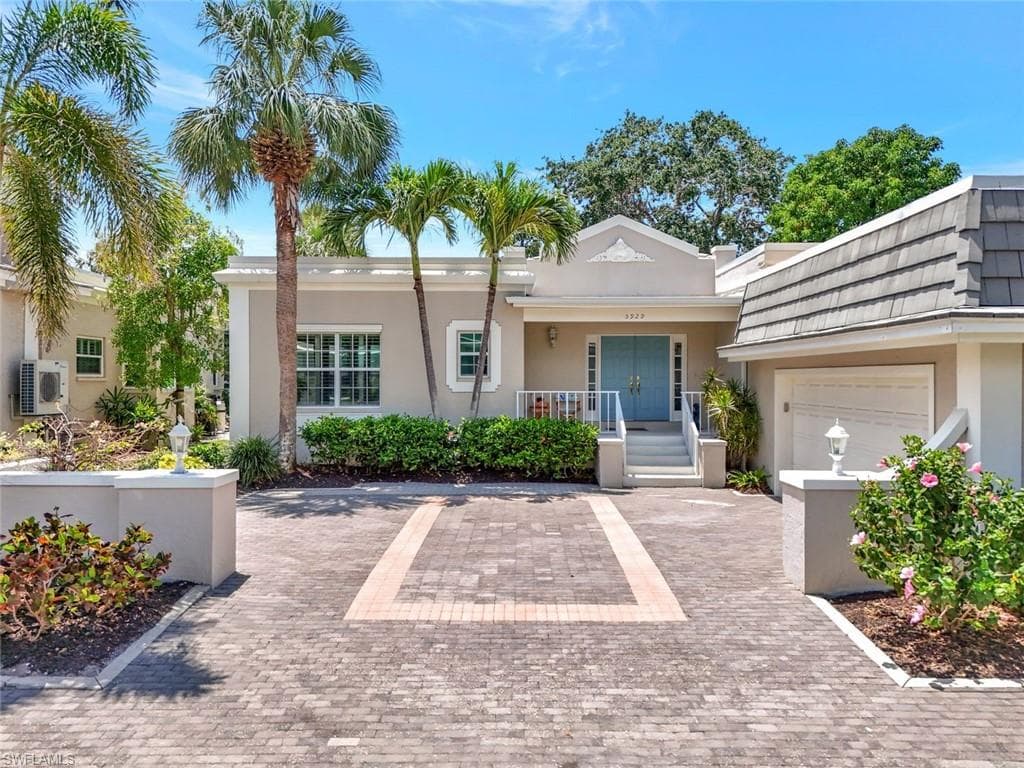5929 Chanteclair Dr 8, Naples, FL 34108-3