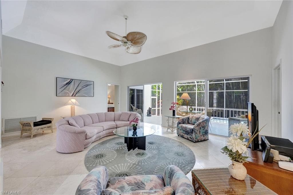 5929 Chanteclair Dr 8, Naples, FL 34108-7