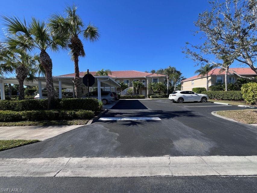 2805 Cypress Trace Cir 204, Naples, FL 34119-30
