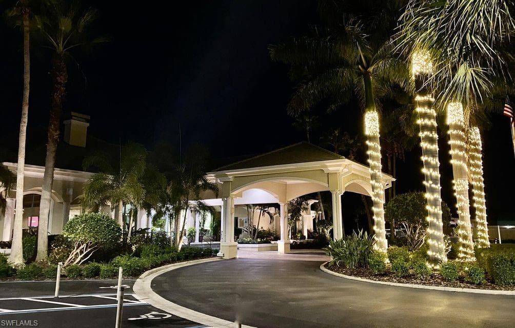 2805 Cypress Trace Cir 204, Naples, FL 34119-31